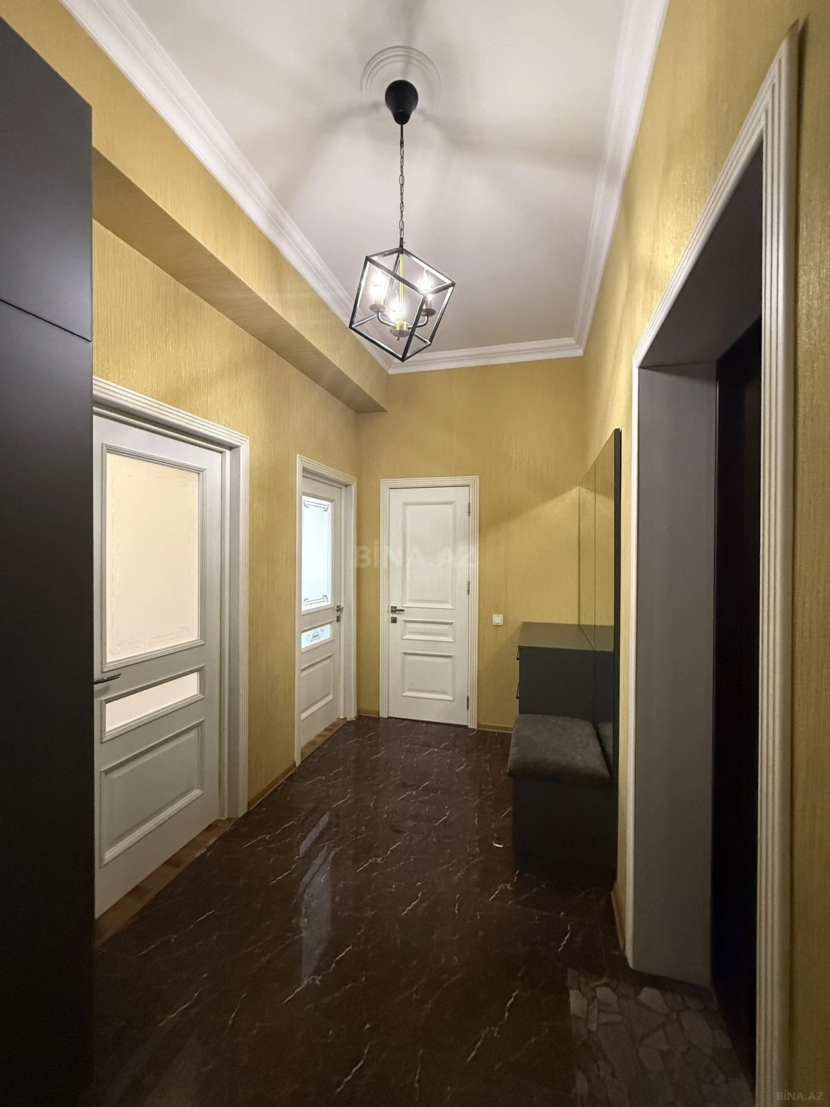 Satılır 3 otaqlı mənzil 98 m²