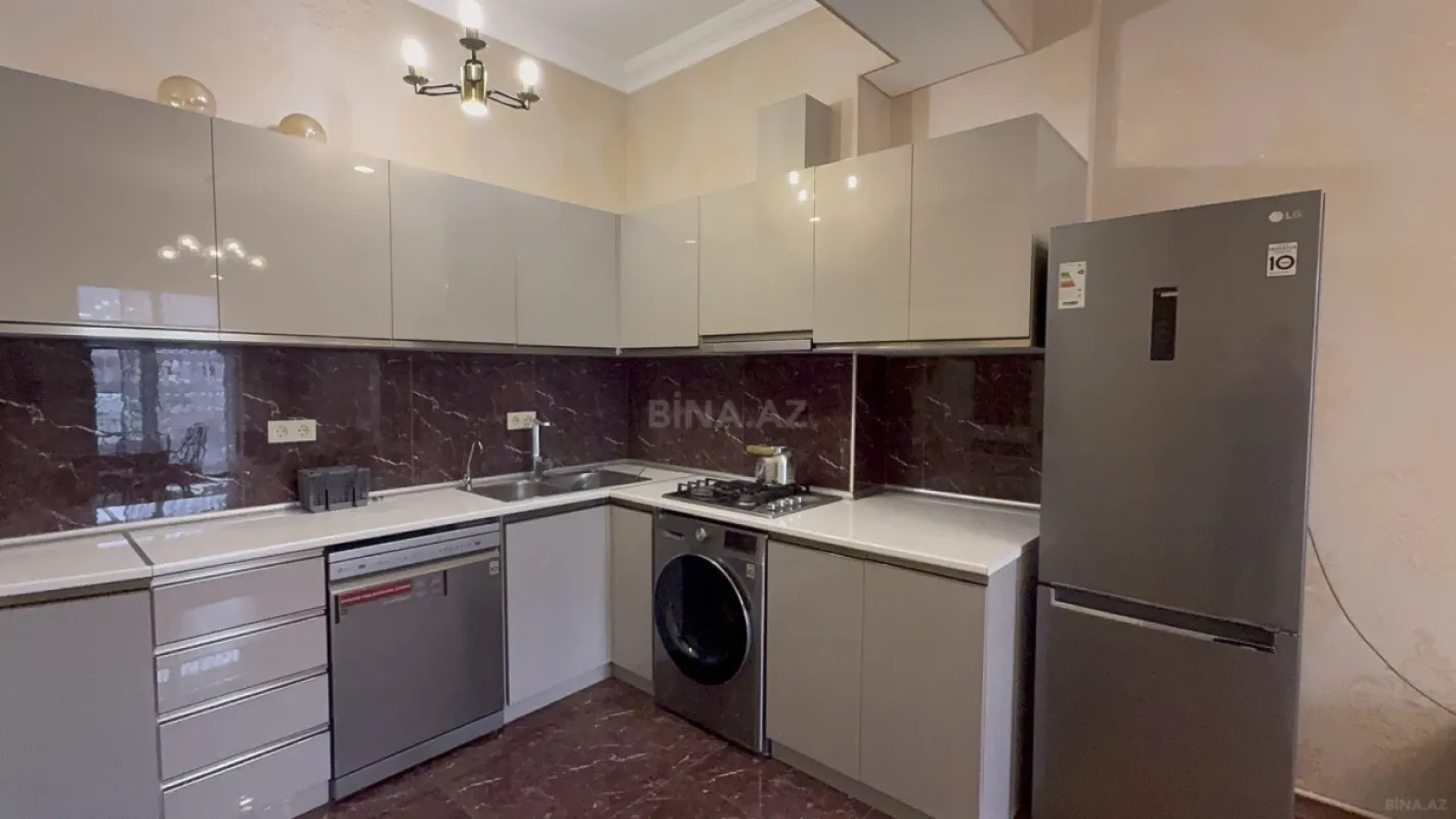 Satılır 3 otaqlı mənzil 98 m²