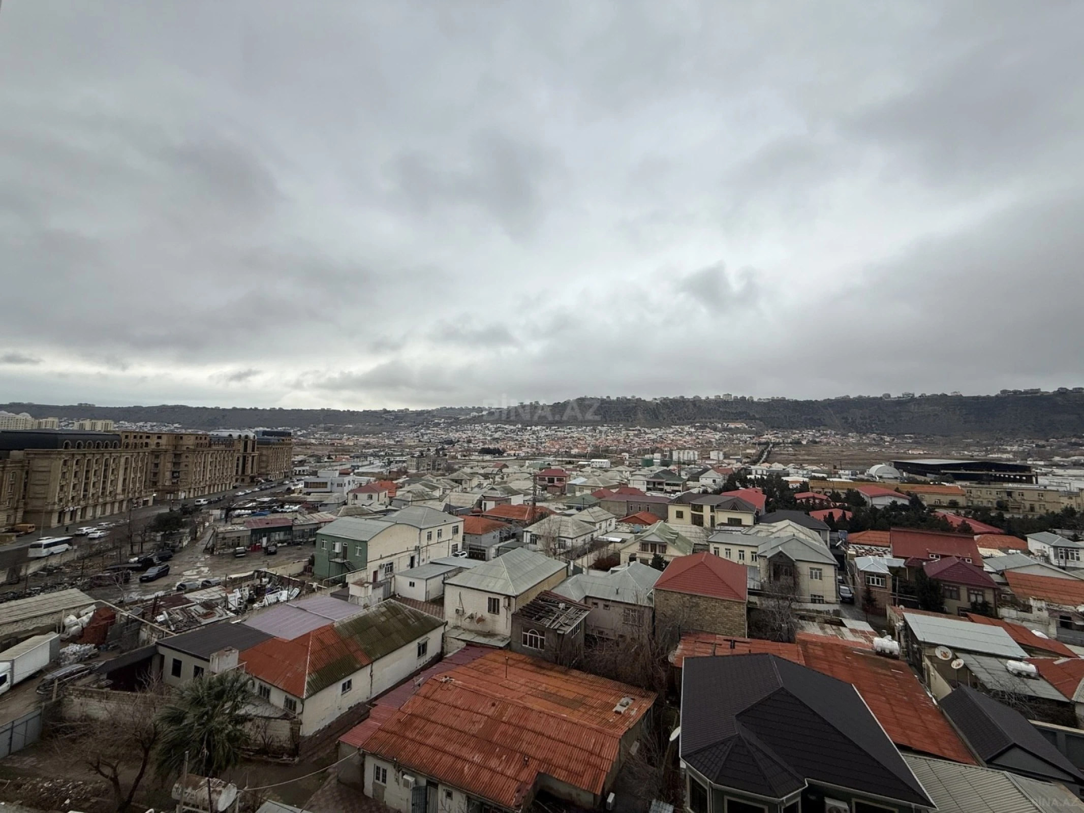 Satılır 3 otaqlı mənzil 98 m²