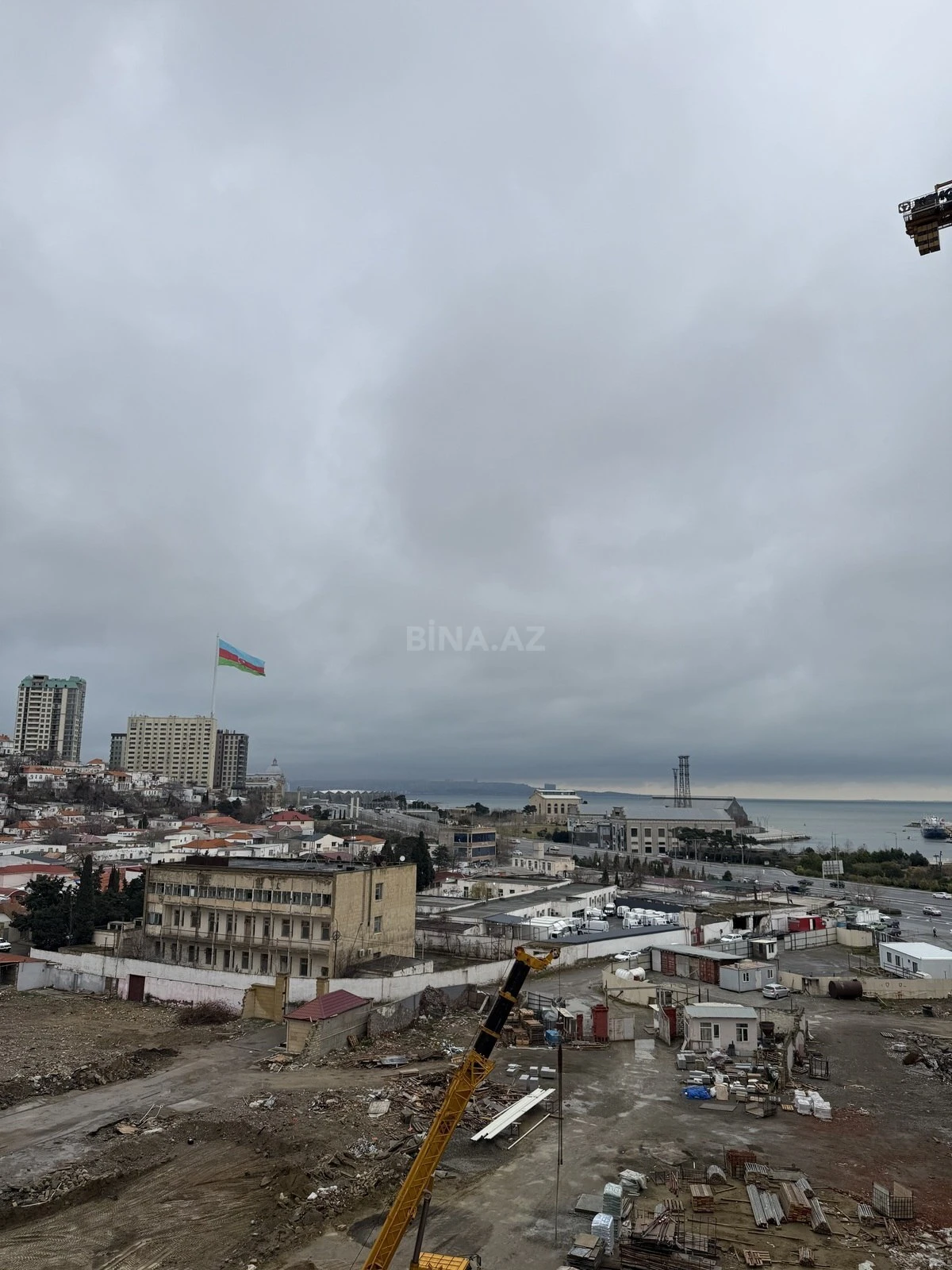 Satılır 3 otaqlı mənzil 98 m²