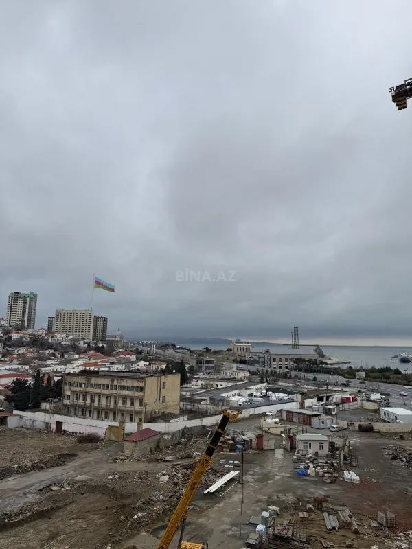 Satılır 3 otaqlı mənzil 98 m²