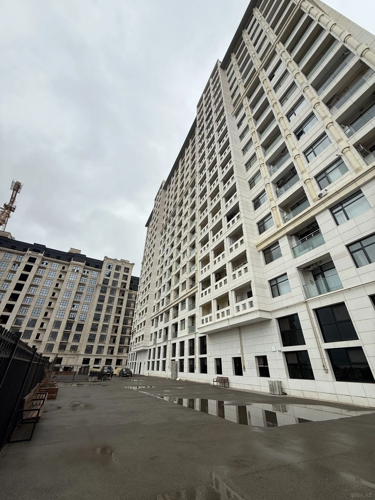 Satılır 3 otaqlı mənzil 98 m²