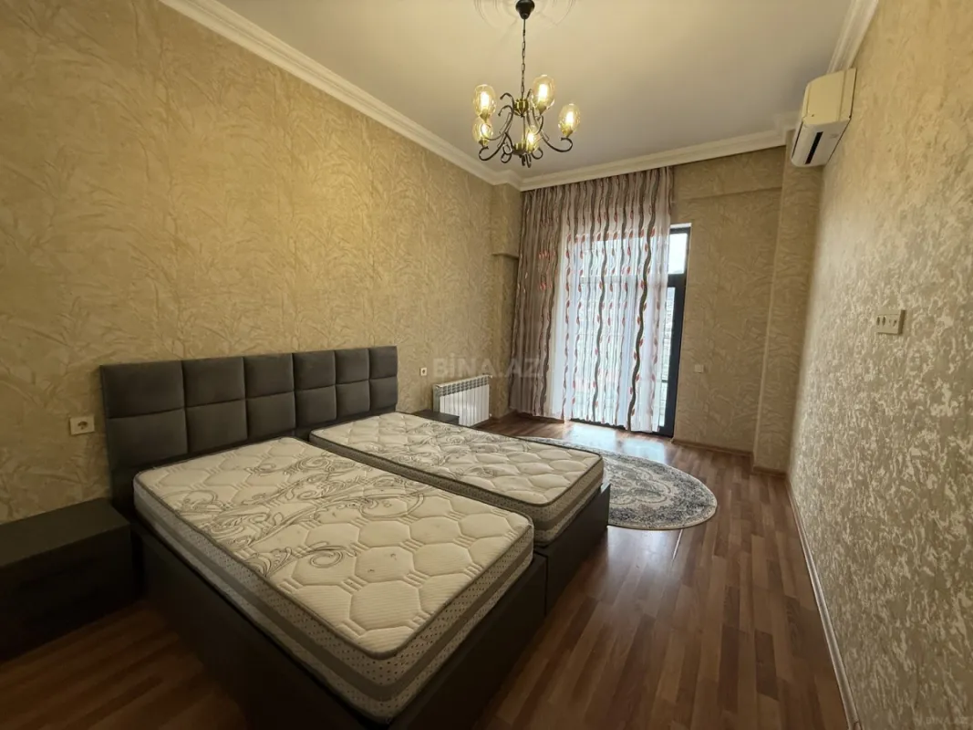 Satılır 3 otaqlı mənzil 98 m²