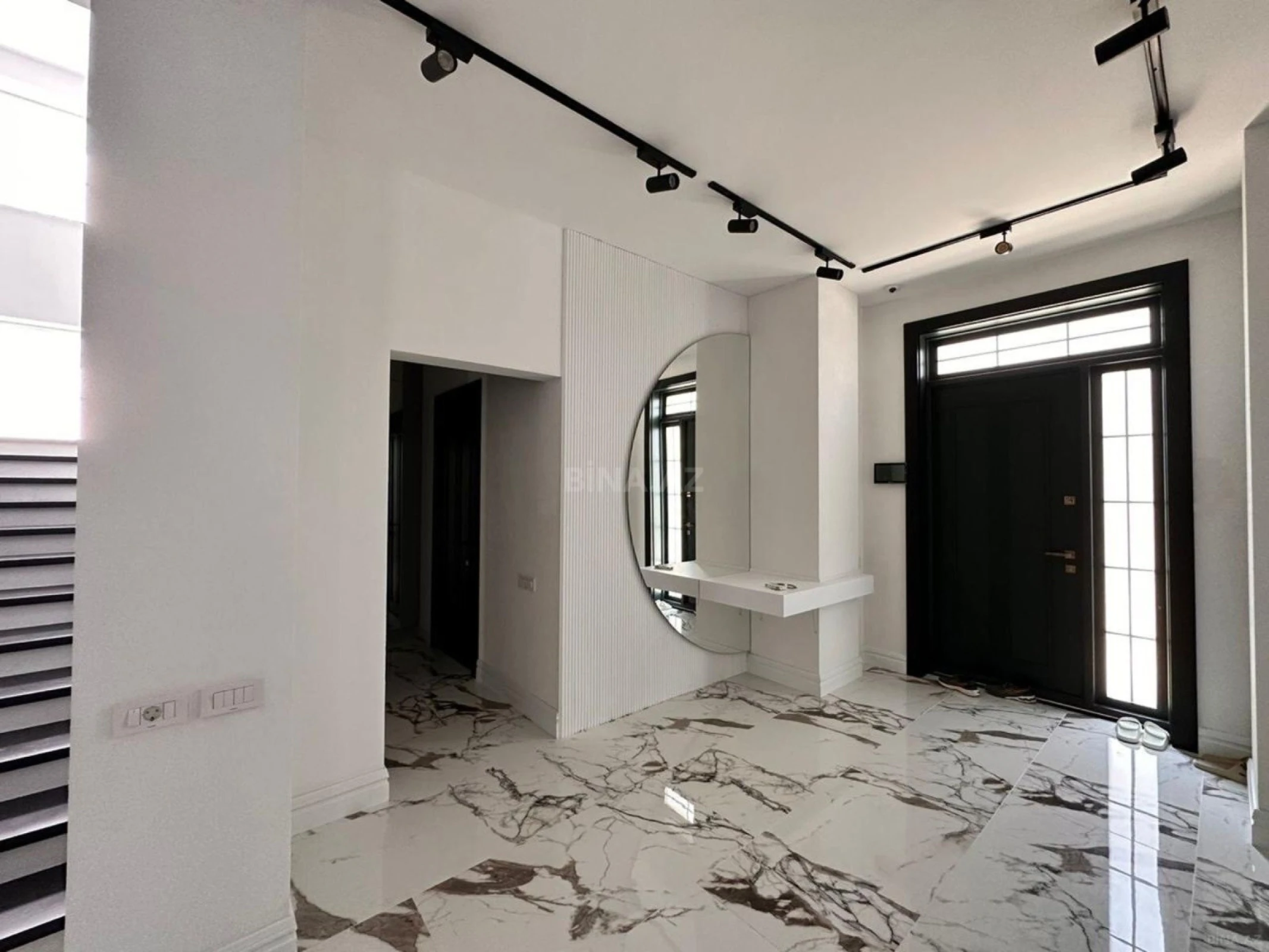 Kirayə verilir 5 otaqlı həyət evi 380 m²