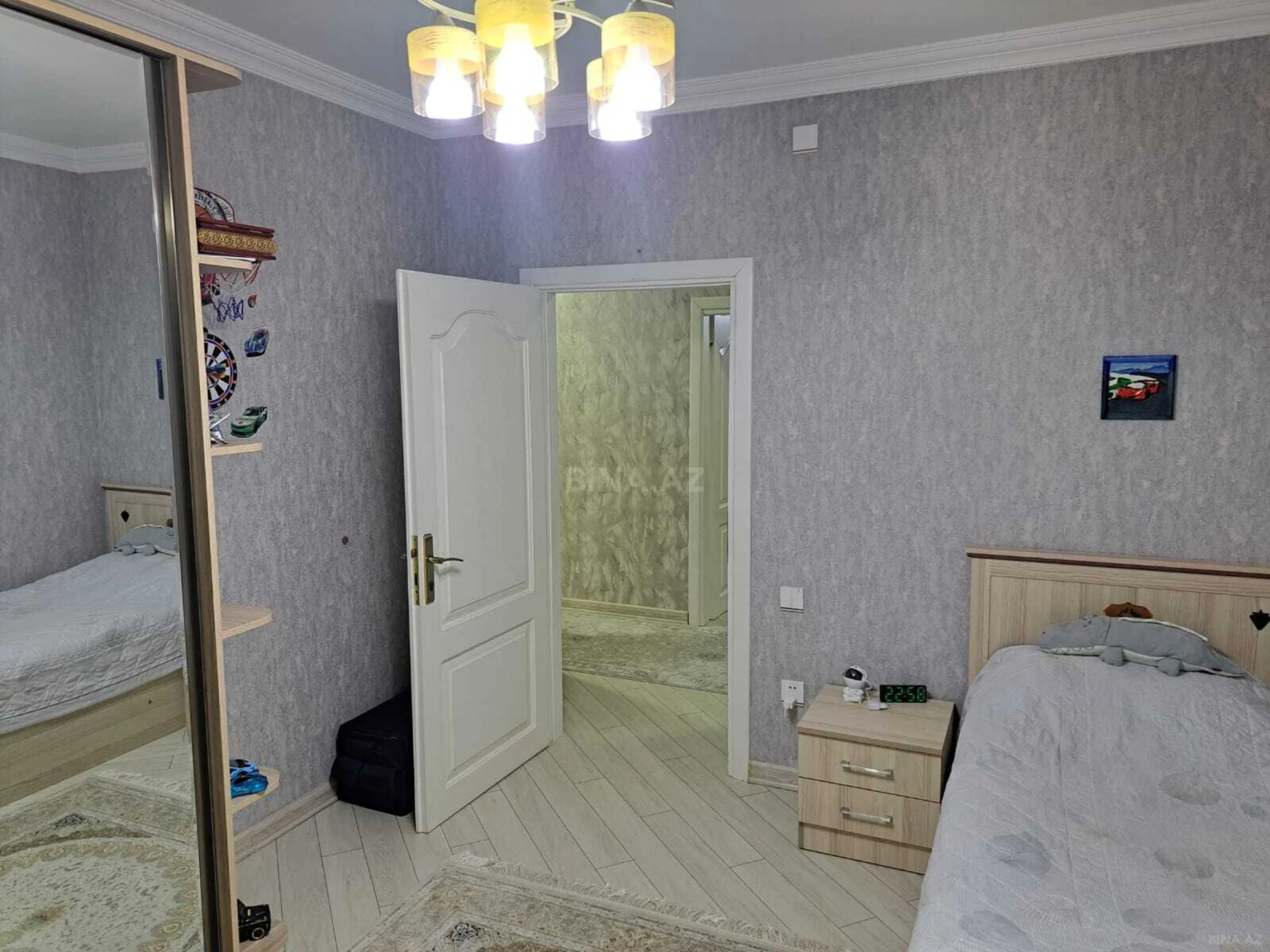 Satılır 4 otaqlı mənzil 100 m²