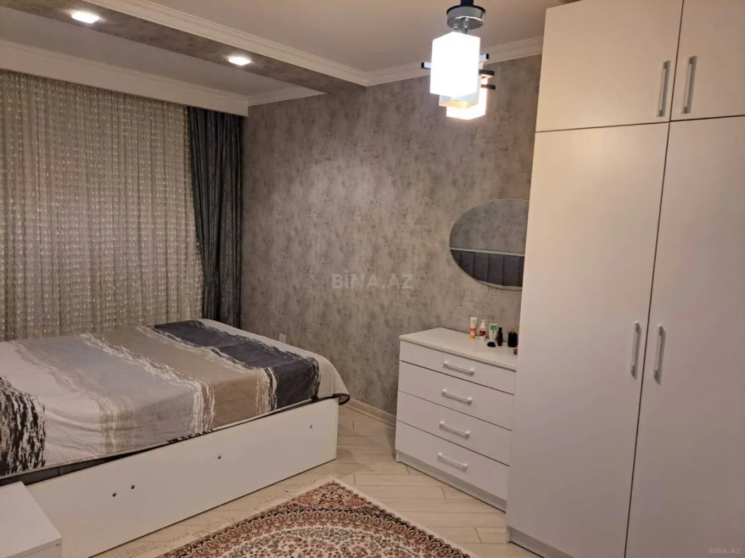 Satılır 4 otaqlı mənzil 100 m²