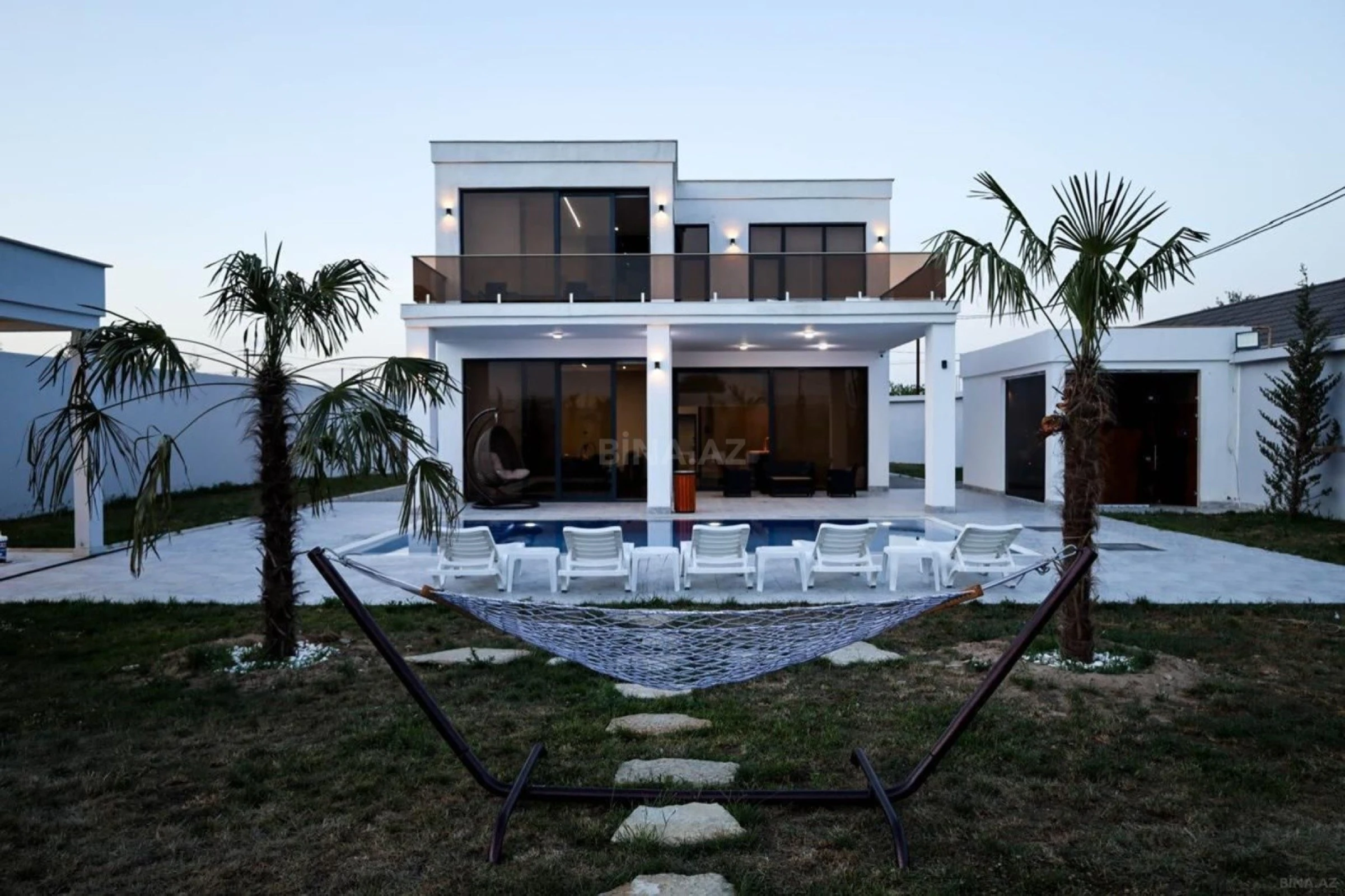 Kirayə verilir 4 otaqlı həyət evi 250 m²