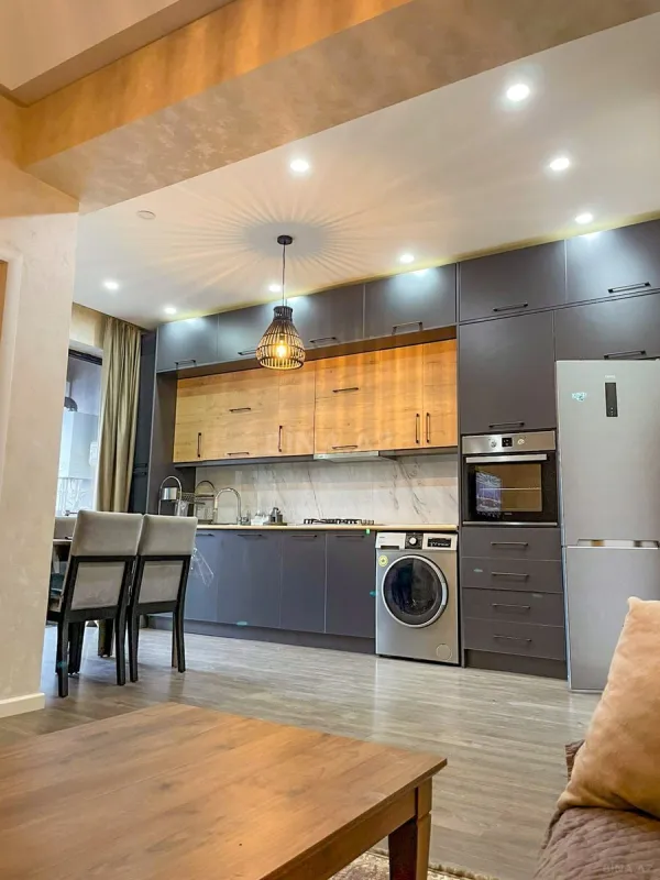 Kirayə verilir 2 otaqlı mənzil 60 m²