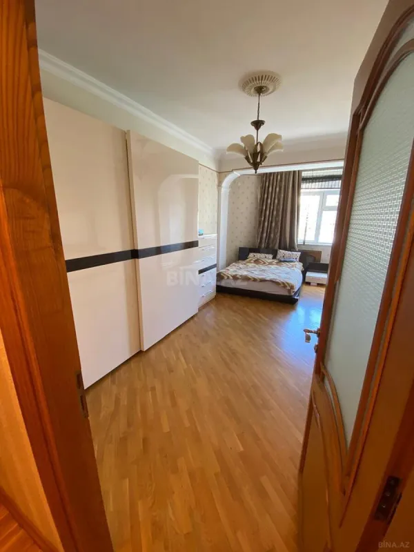 Satılır 3 otaqlı mənzil 165 m²