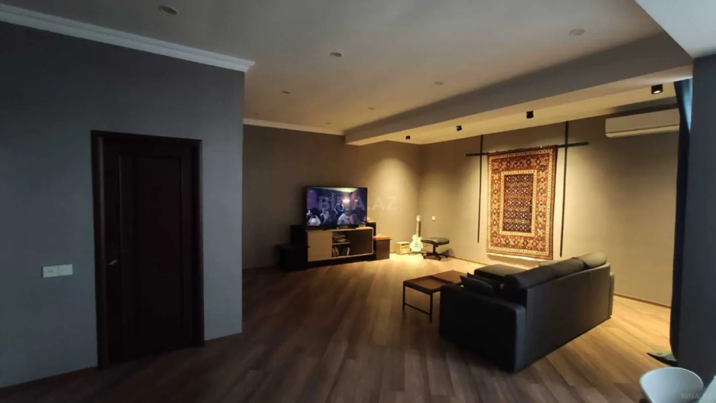 Satılır 4 otaqlı mənzil 120 m²