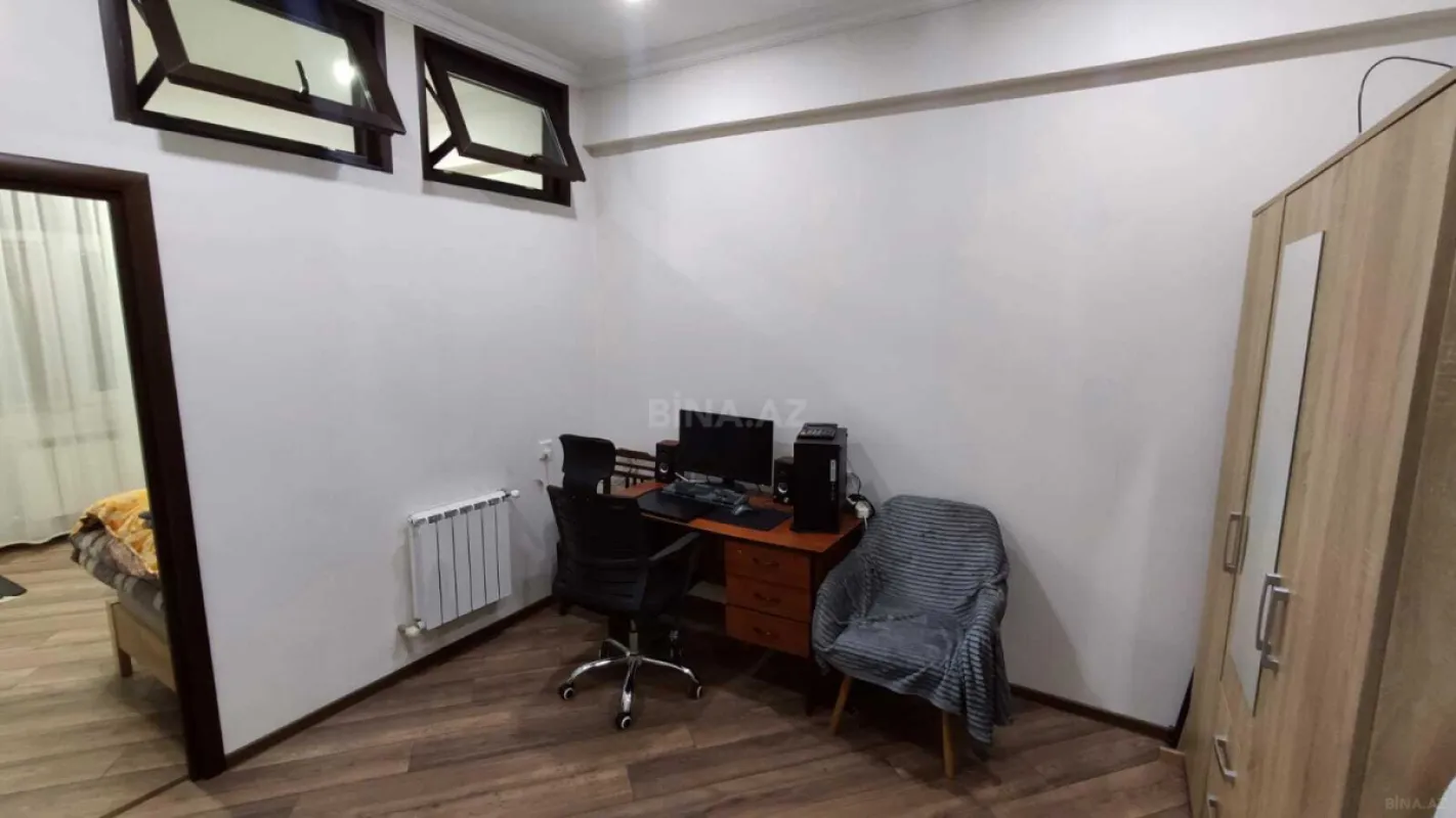 Satılır 4 otaqlı mənzil 120 m²