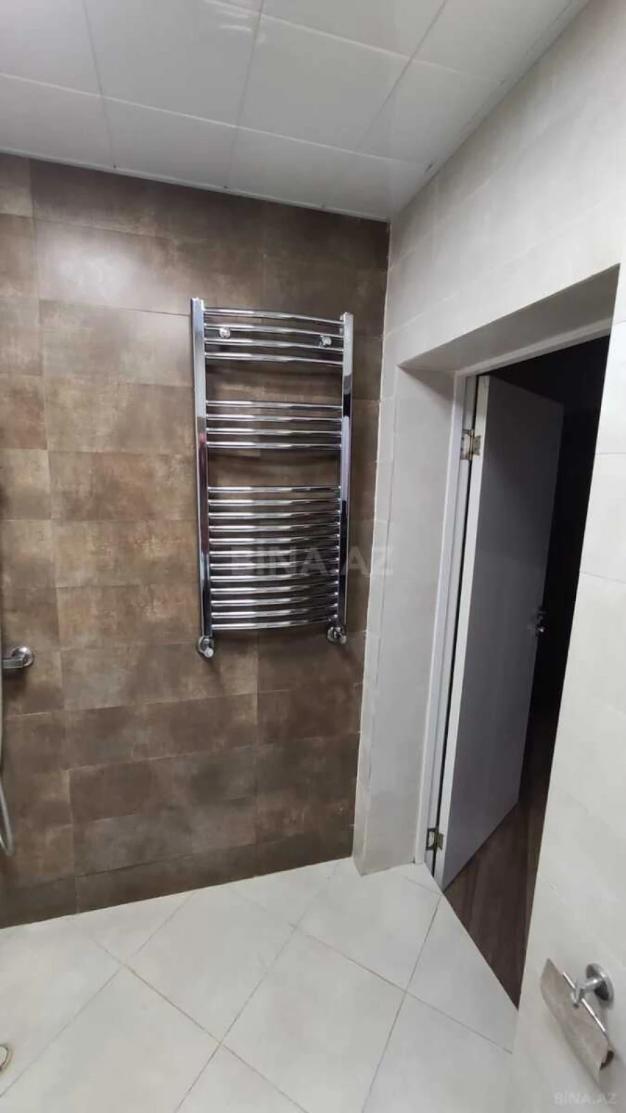 Satılır 4 otaqlı mənzil 120 m²