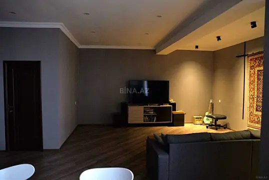 Satılır 4 otaqlı mənzil 120 m²