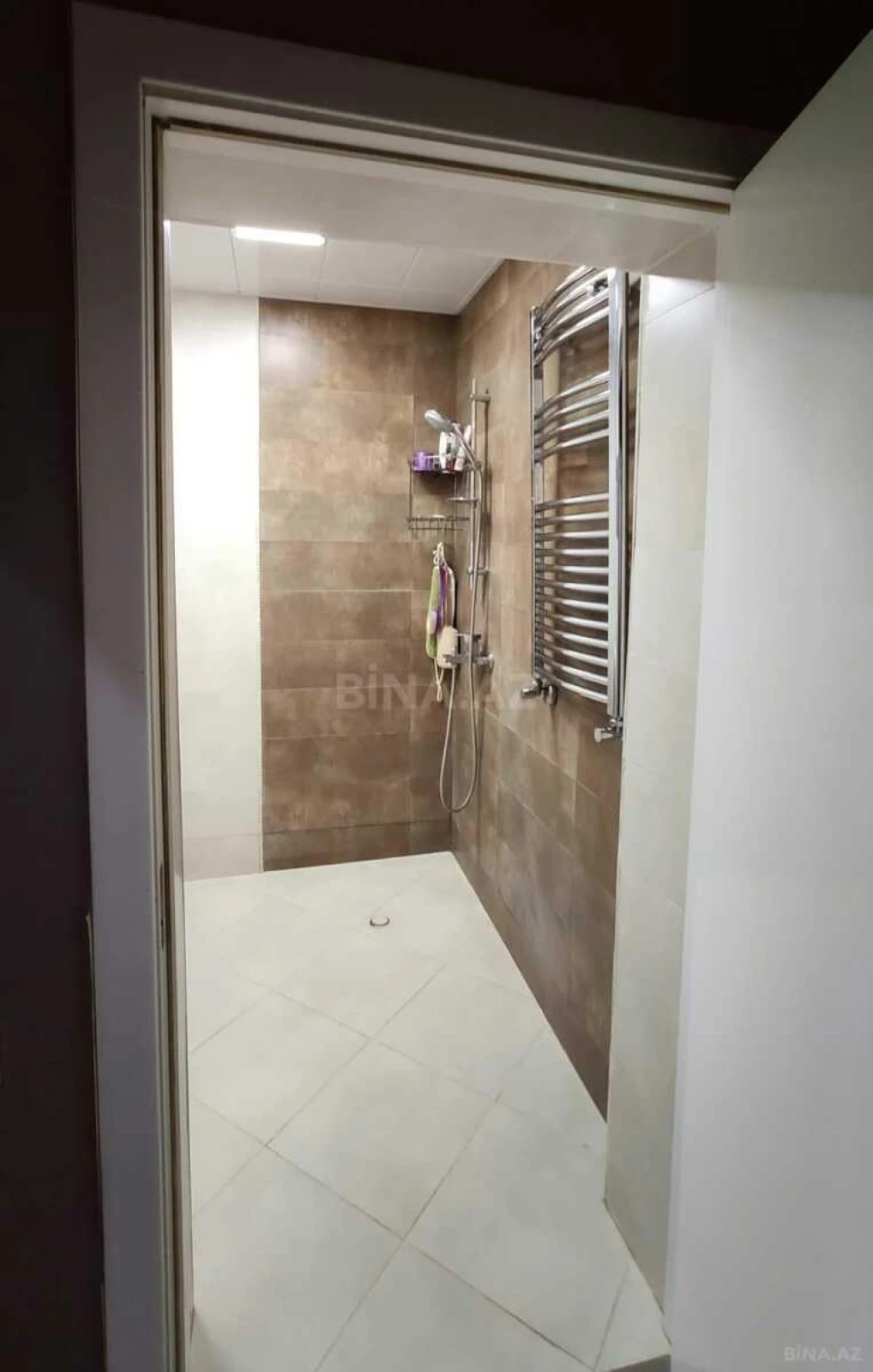 Satılır 4 otaqlı mənzil 120 m²