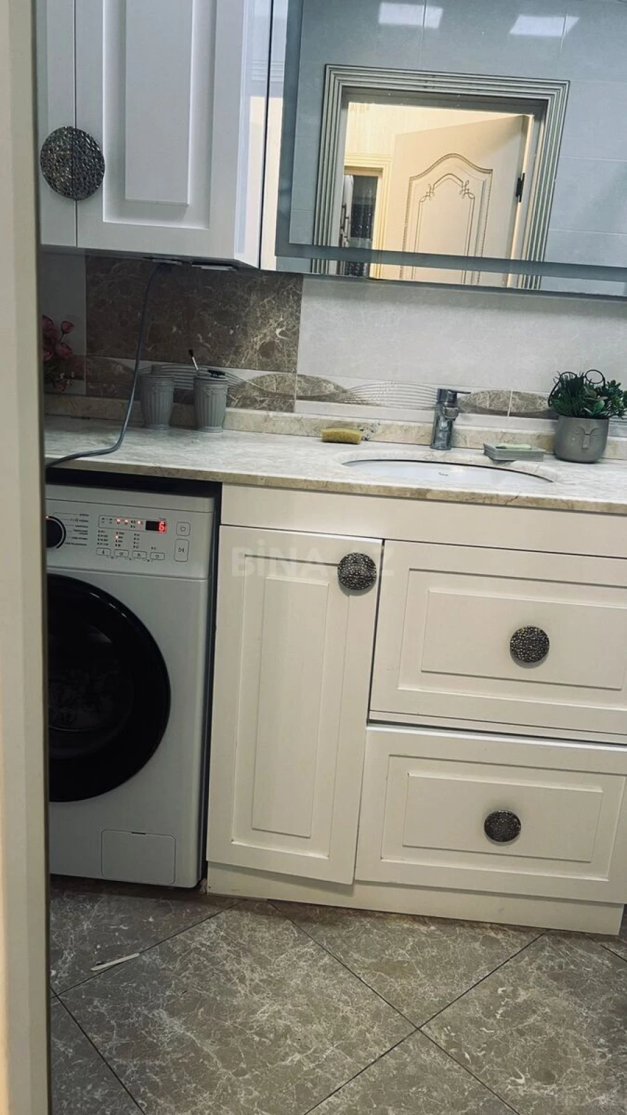 Kirayə verilir 3 otaqlı mənzil 110 m²