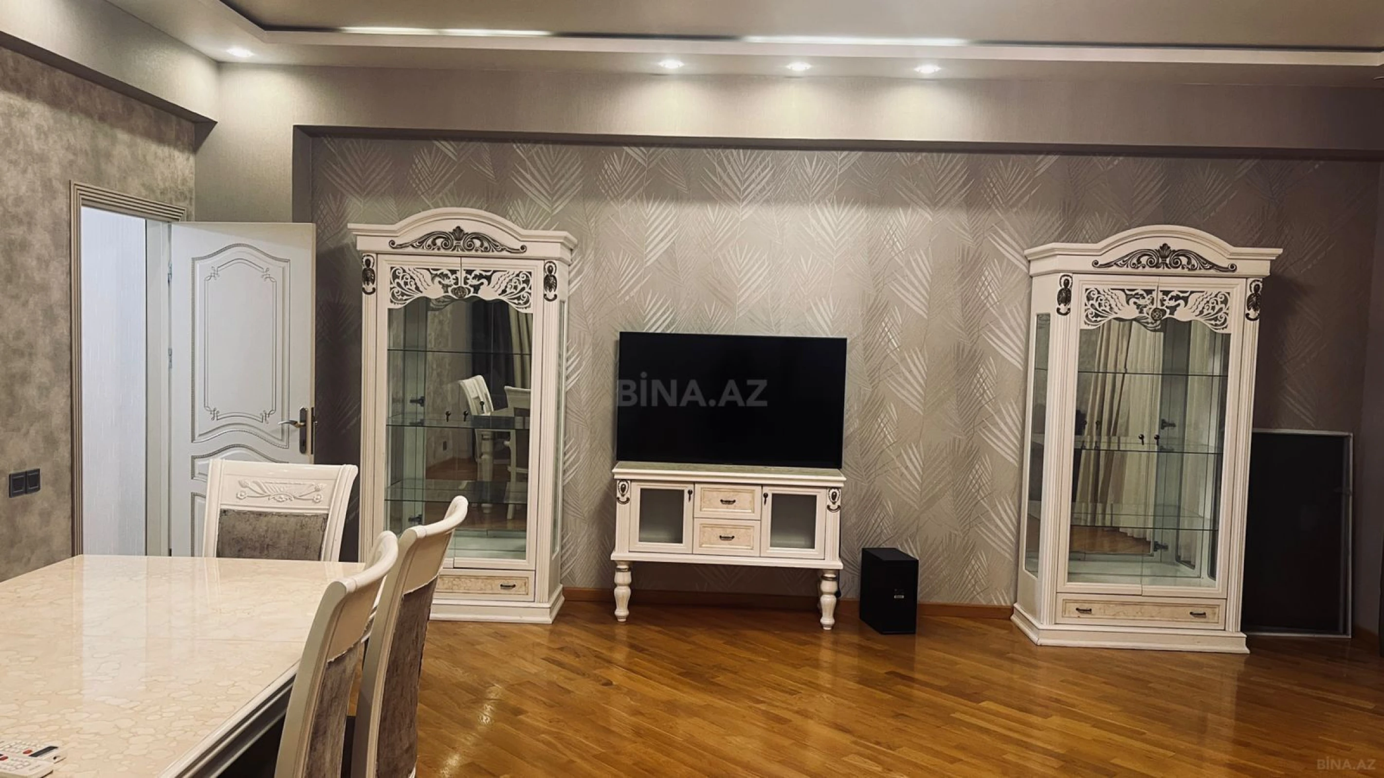 Kirayə verilir 3 otaqlı mənzil 110 m²