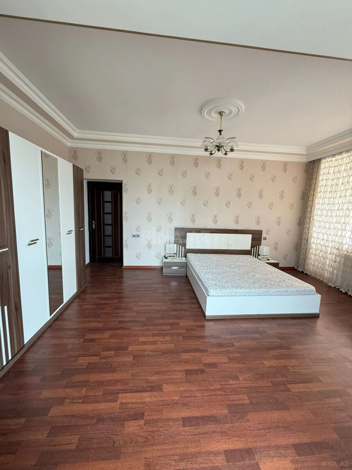 Kirayə verilir 3 otaqlı mənzil 130 m²