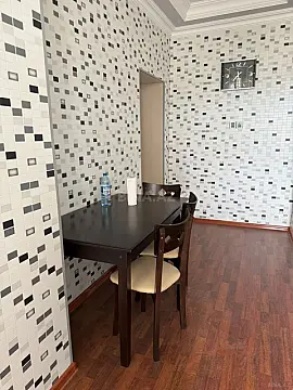 Kirayə verilir 3 otaqlı mənzil 130 m²