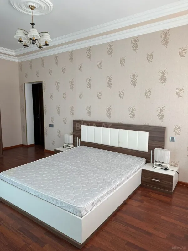 Kirayə verilir 3 otaqlı mənzil 130 m²