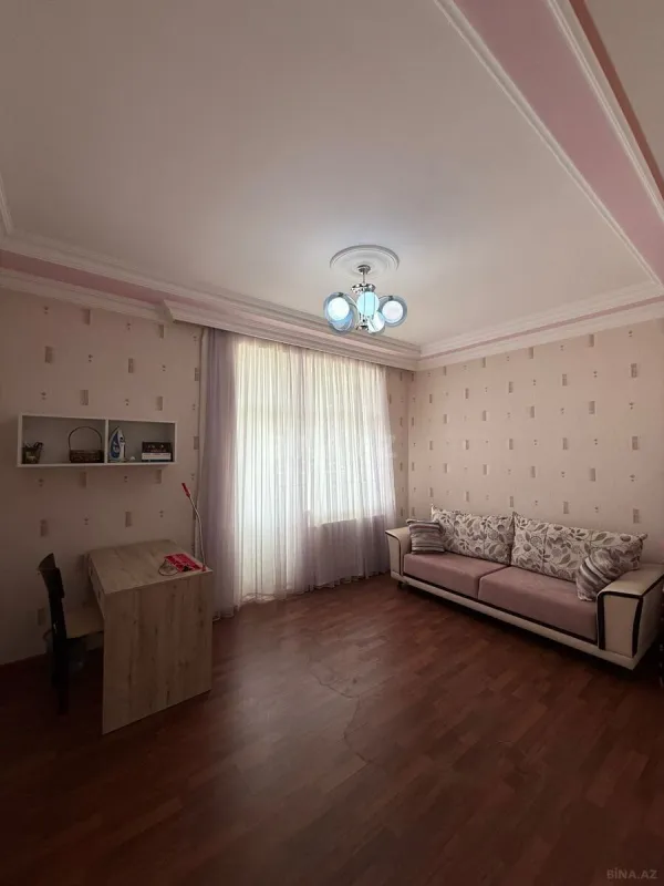 Kirayə verilir 3 otaqlı mənzil 130 m²