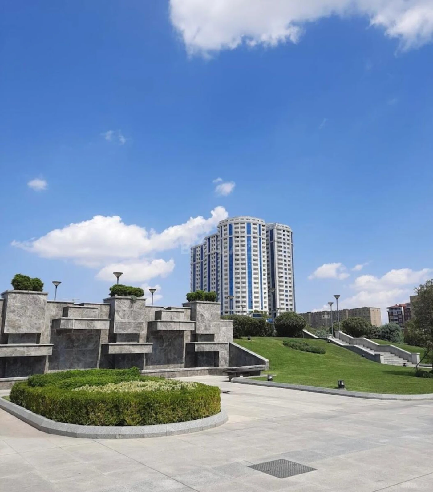 Kirayə verilir 3 otaqlı mənzil 130 m²