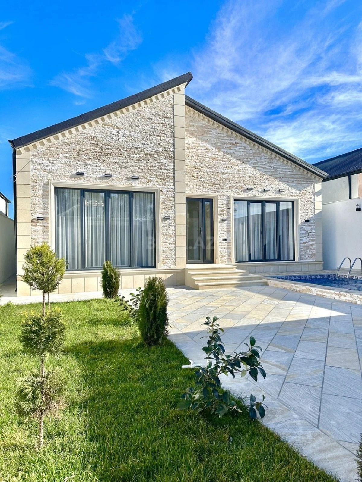 Satılır 4 otaqlı həyət evi 150 m²
