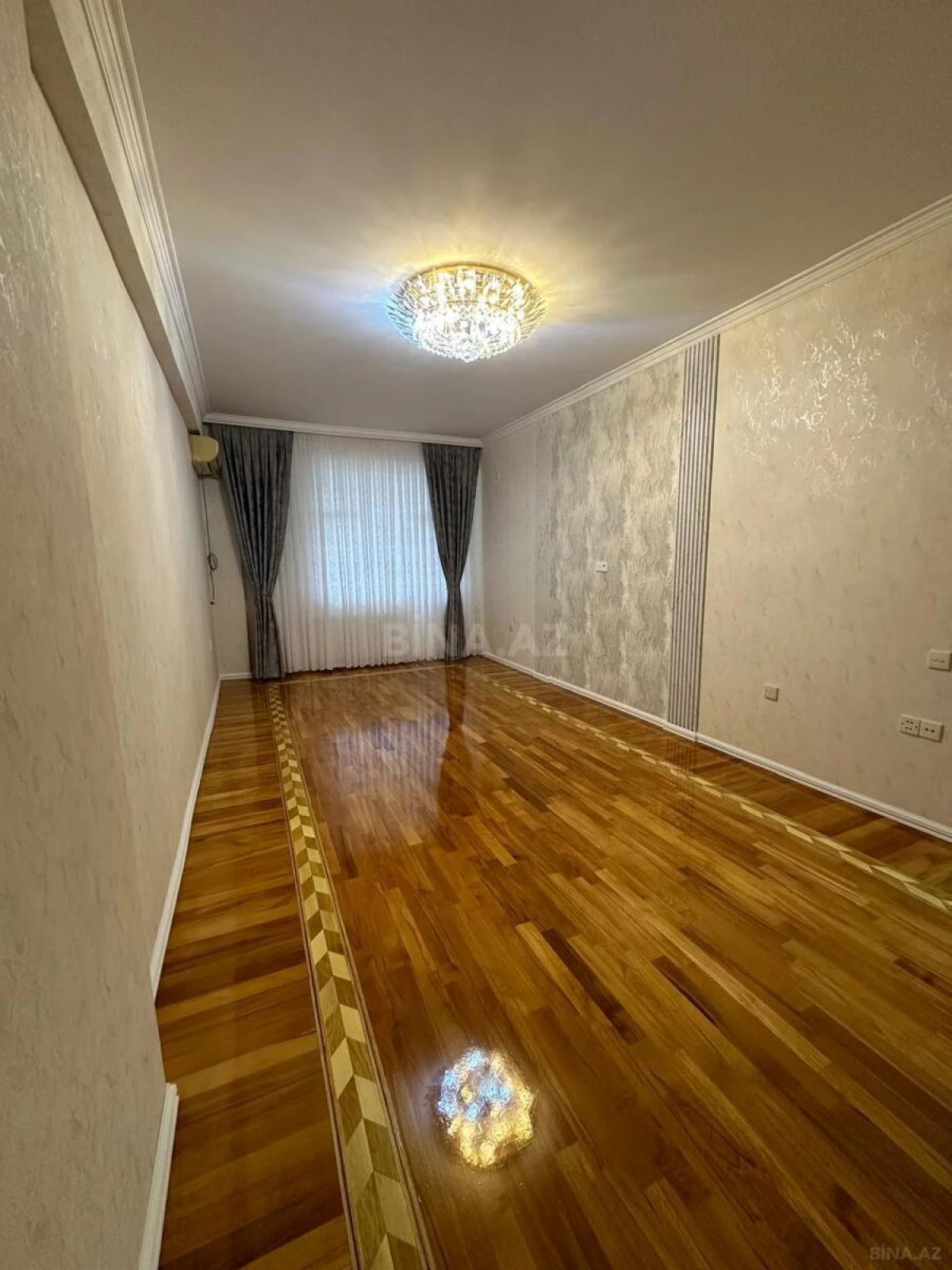 Satılır 2 otaqlı mənzil 90 m²
