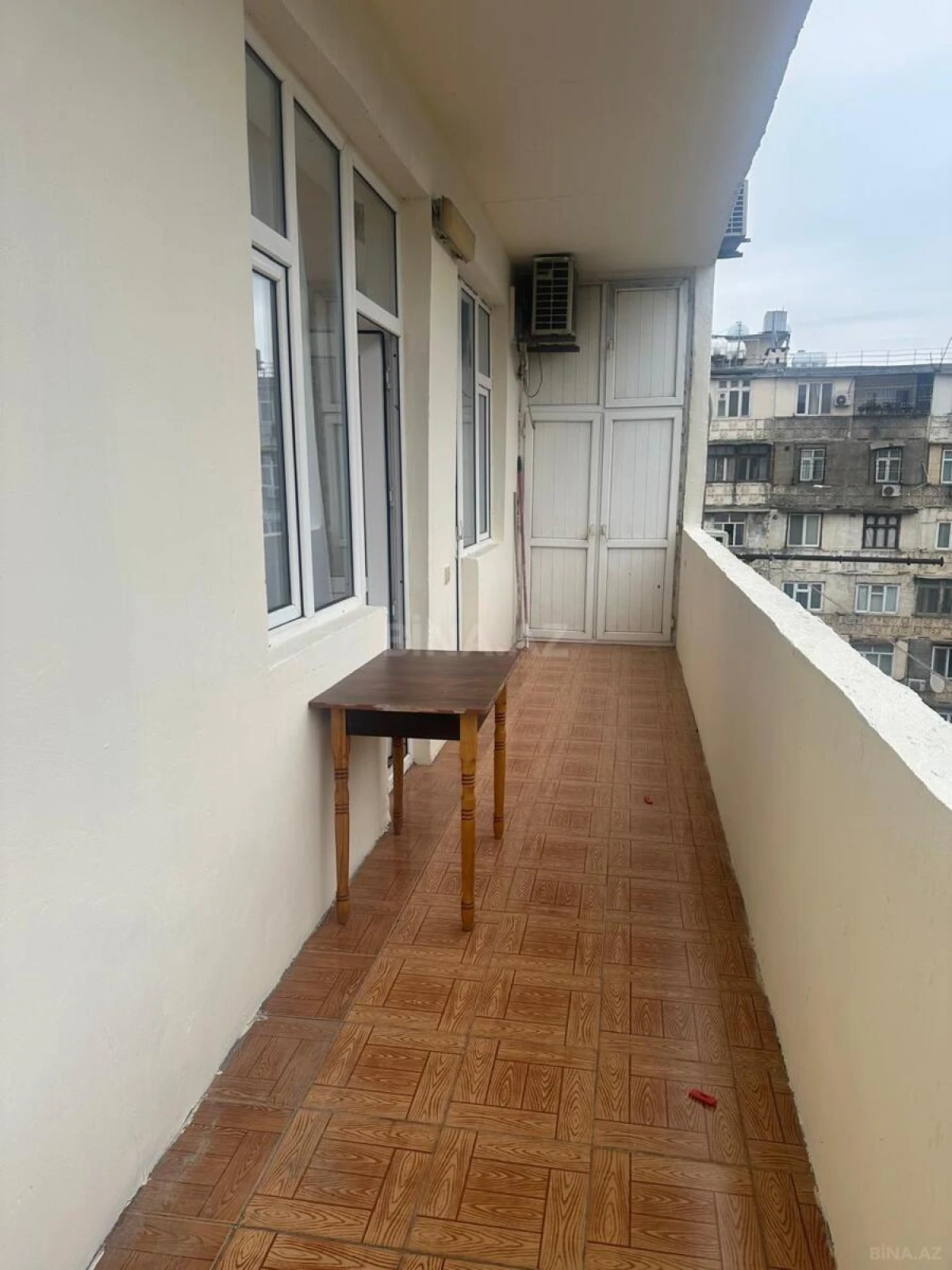 Satılır 2 otaqlı mənzil 90 m²