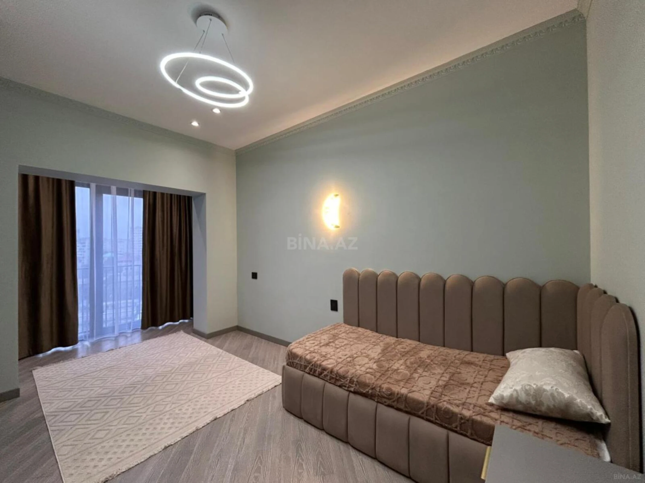 Satılır 3 otaqlı mənzil 92 m²