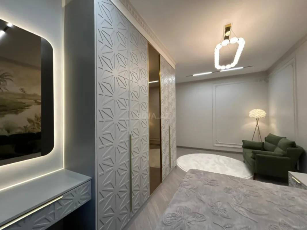 Satılır 3 otaqlı mənzil 92 m²