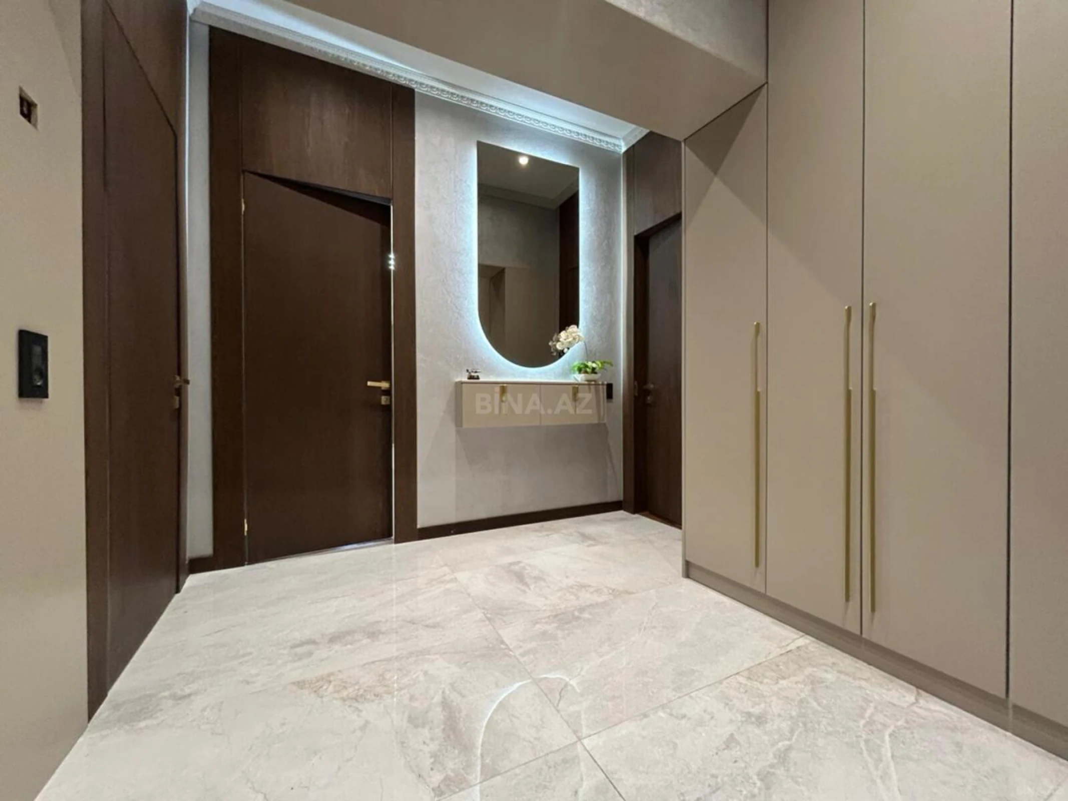 Satılır 3 otaqlı mənzil 92 m²