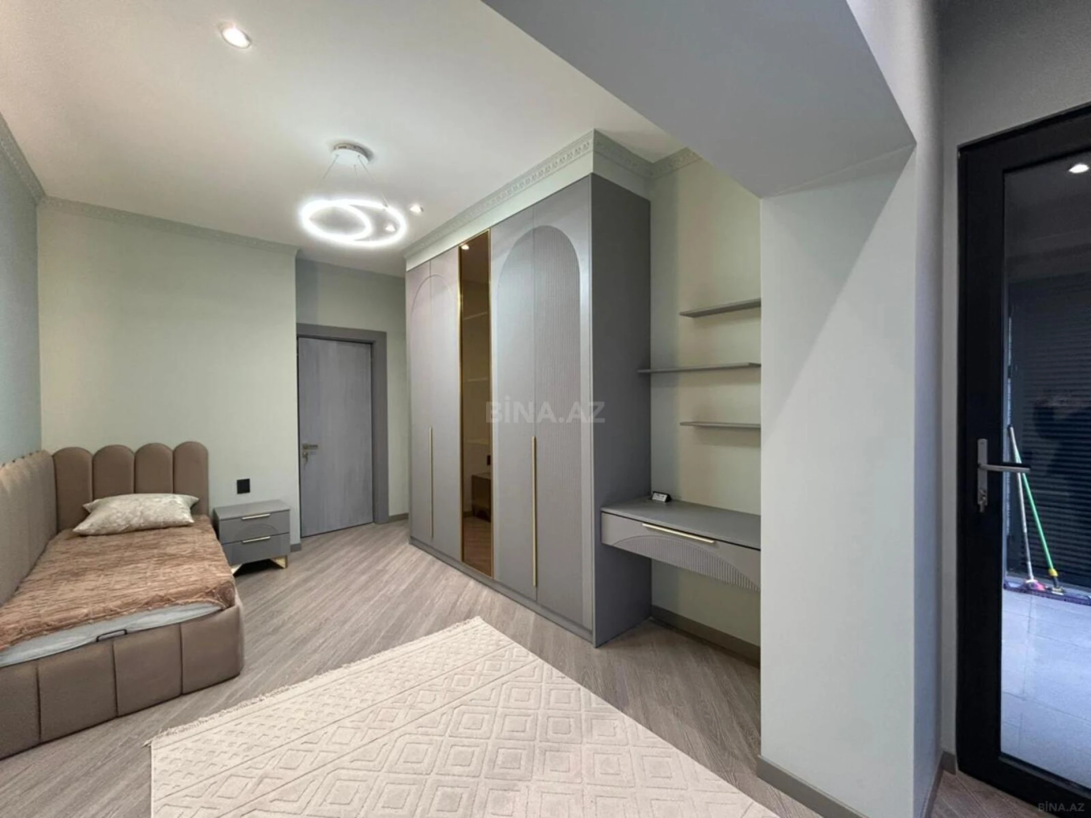 Satılır 3 otaqlı mənzil 92 m²