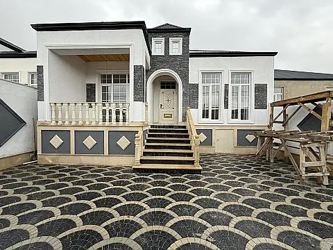 Satılır 4 otaqlı həyət evi 110 m² — Bakı 4 otaq 110.00 m²