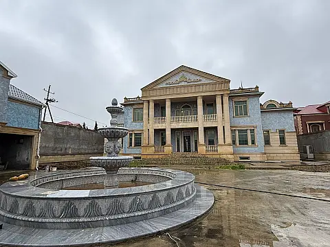 Satılır 10 otaqlı həyət evi 1000 m²