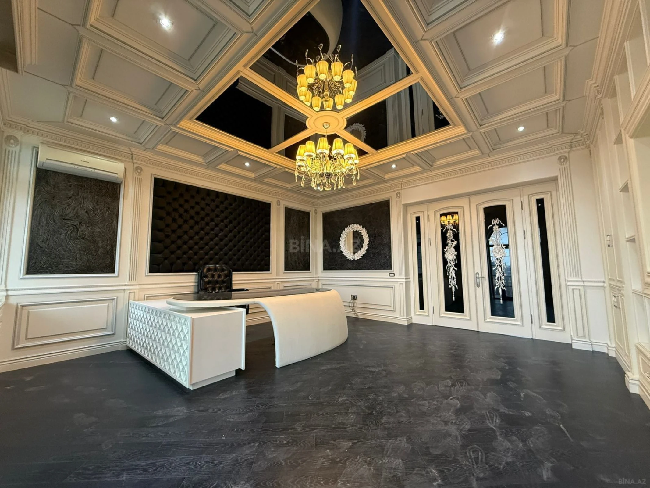 Satılır 10 otaqlı həyət evi 1000 m²