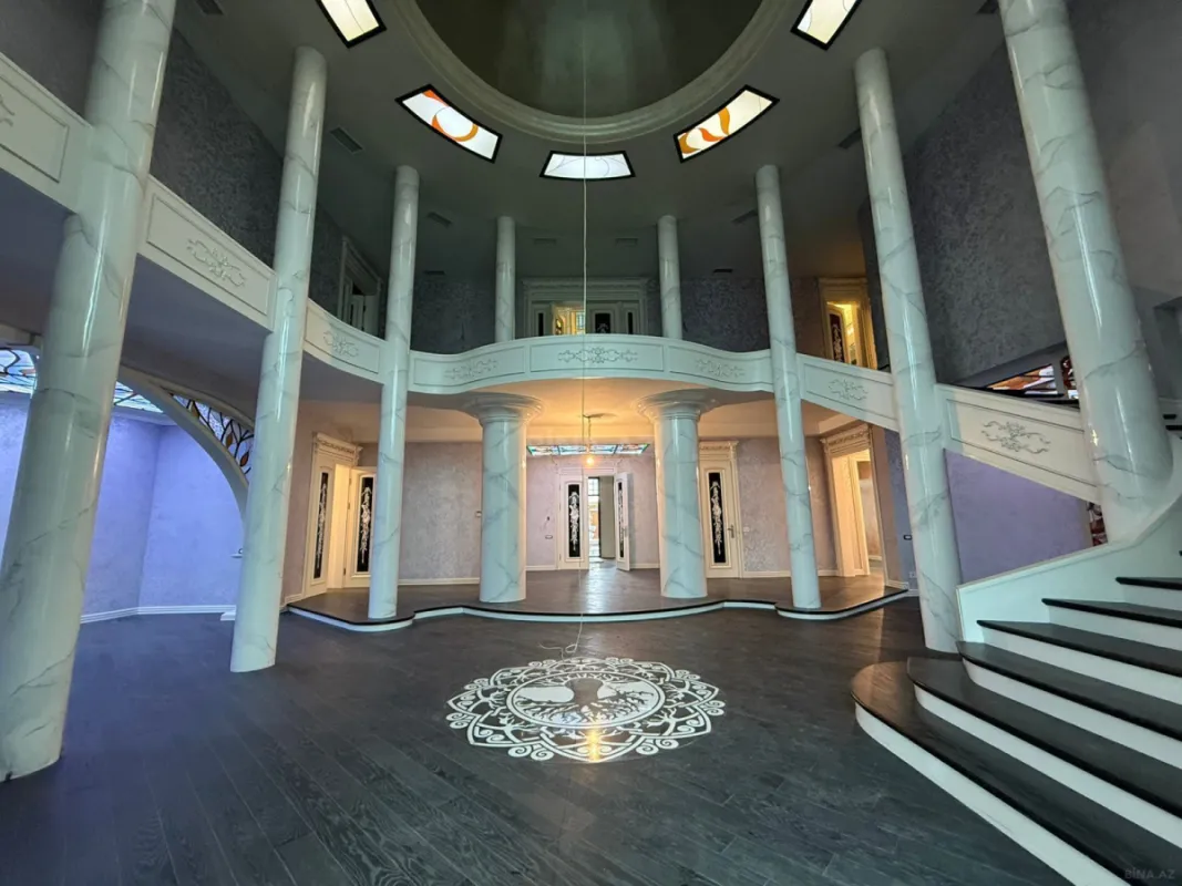 Satılır 10 otaqlı həyət evi 1000 m²