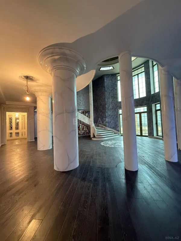 Satılır 10 otaqlı həyət evi 1000 m²