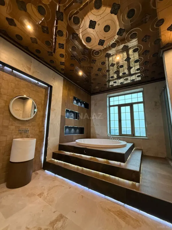 Satılır 10 otaqlı həyət evi 1000 m²