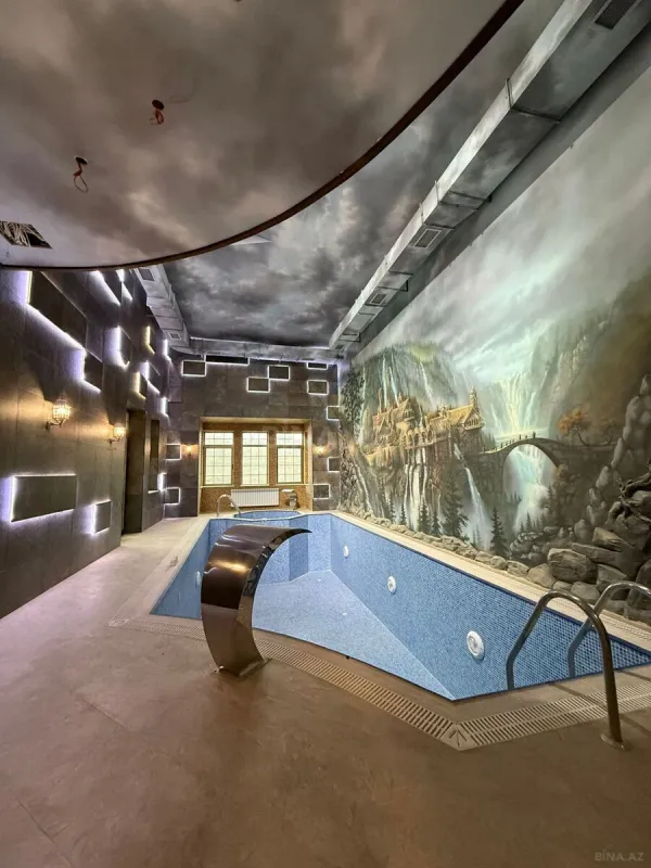 Satılır 10 otaqlı həyət evi 1000 m²