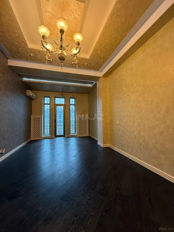 Satılır 10 otaqlı həyət evi 1000 m²