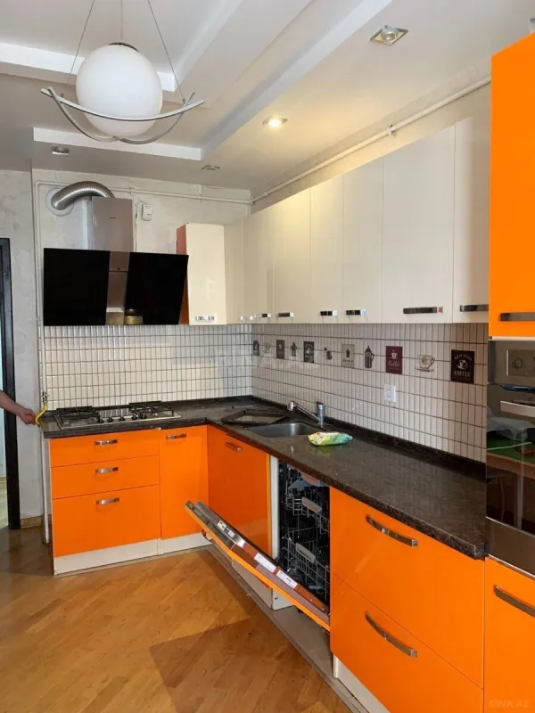 Satılır 3 otaqlı mənzil 100 m²