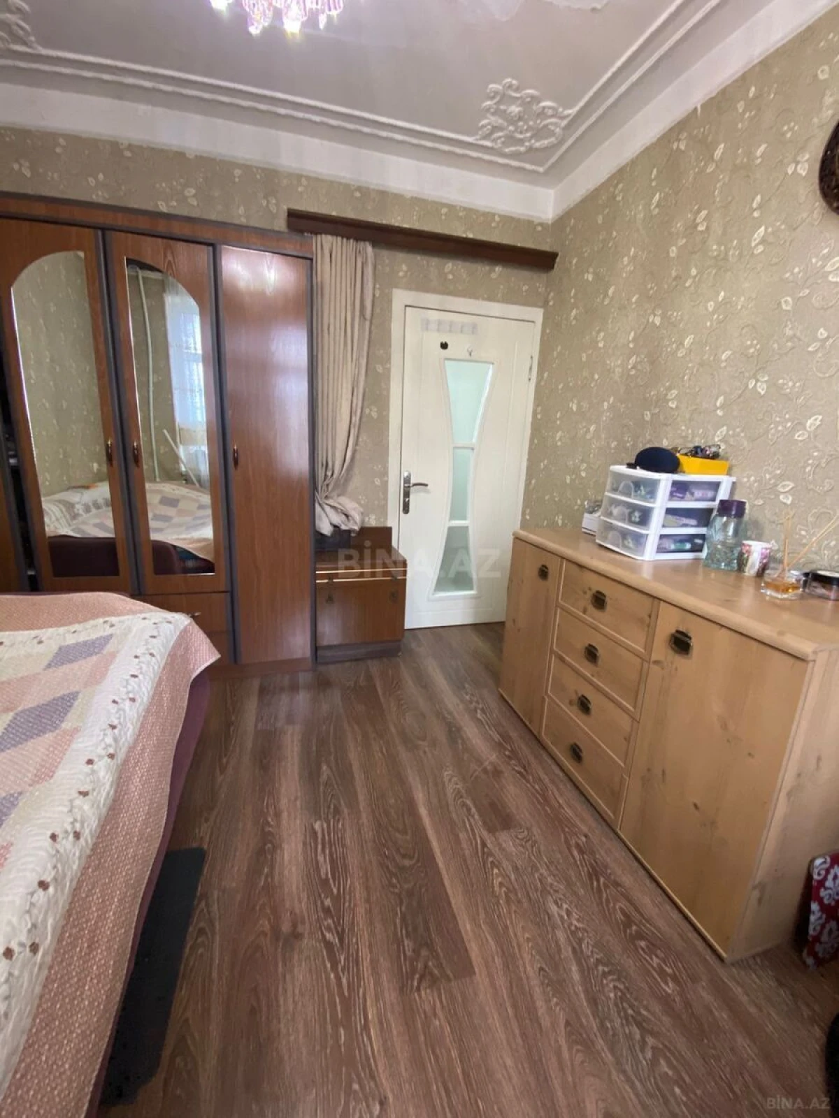 Satılır 5 otaqlı mənzil 110 m²