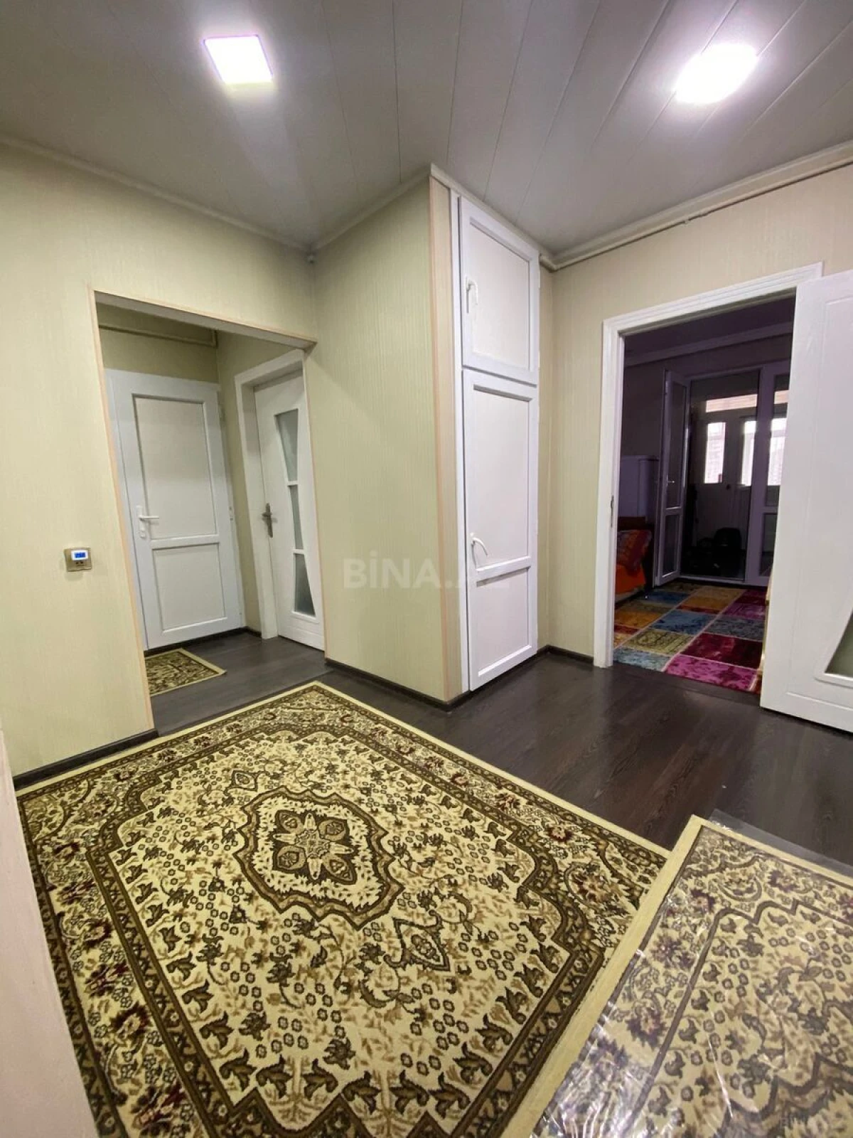Satılır 5 otaqlı mənzil 110 m²