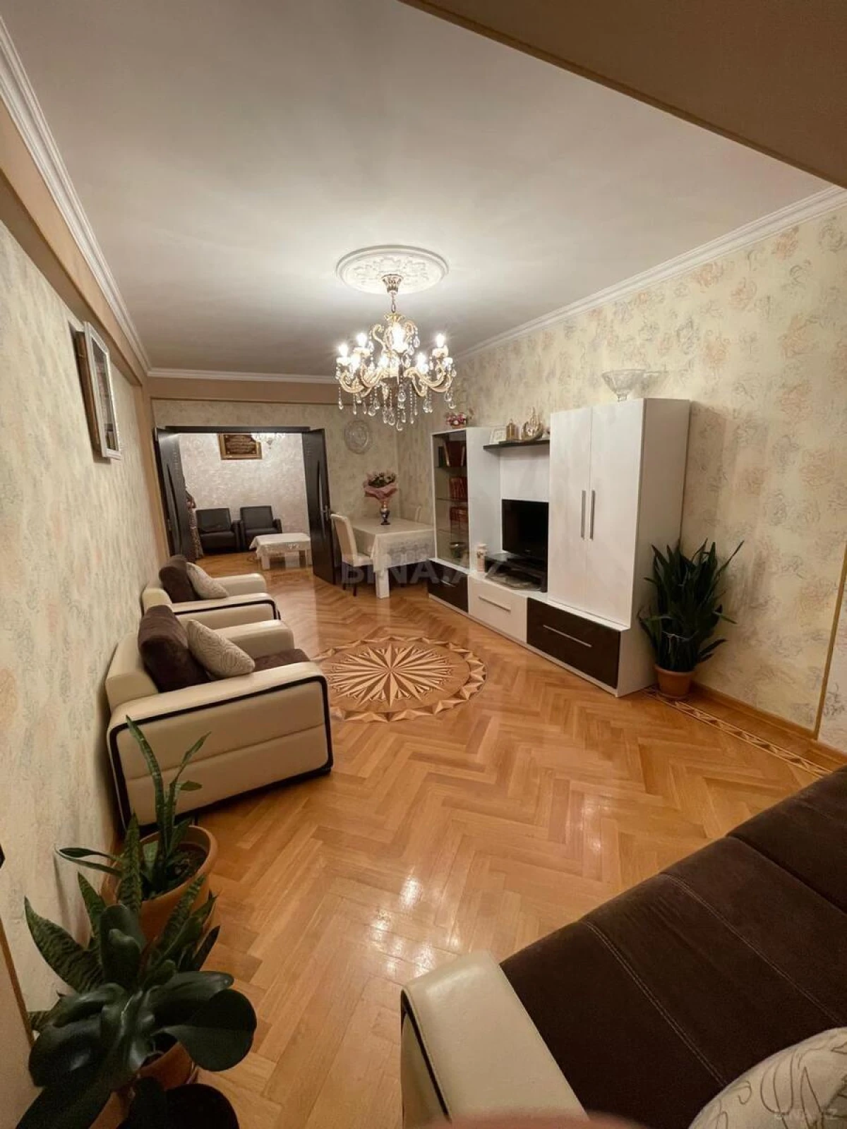 Satılır 3 otaqlı mənzil 130 m²