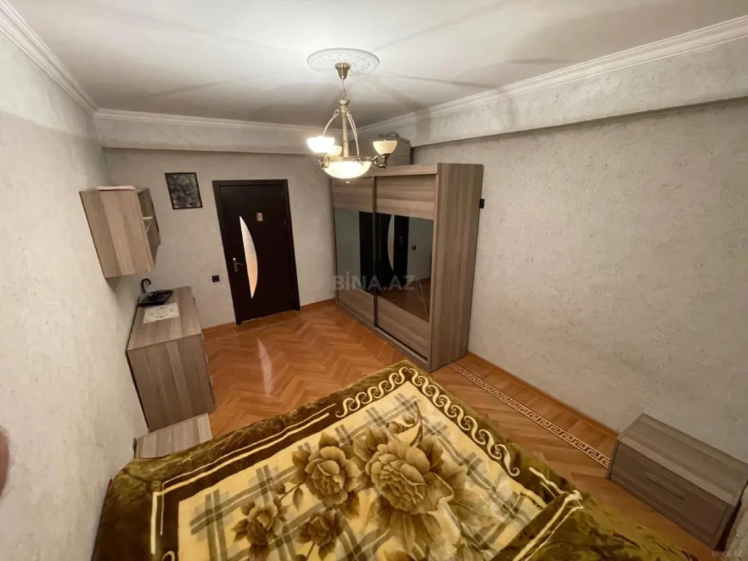Satılır 3 otaqlı mənzil 130 m²