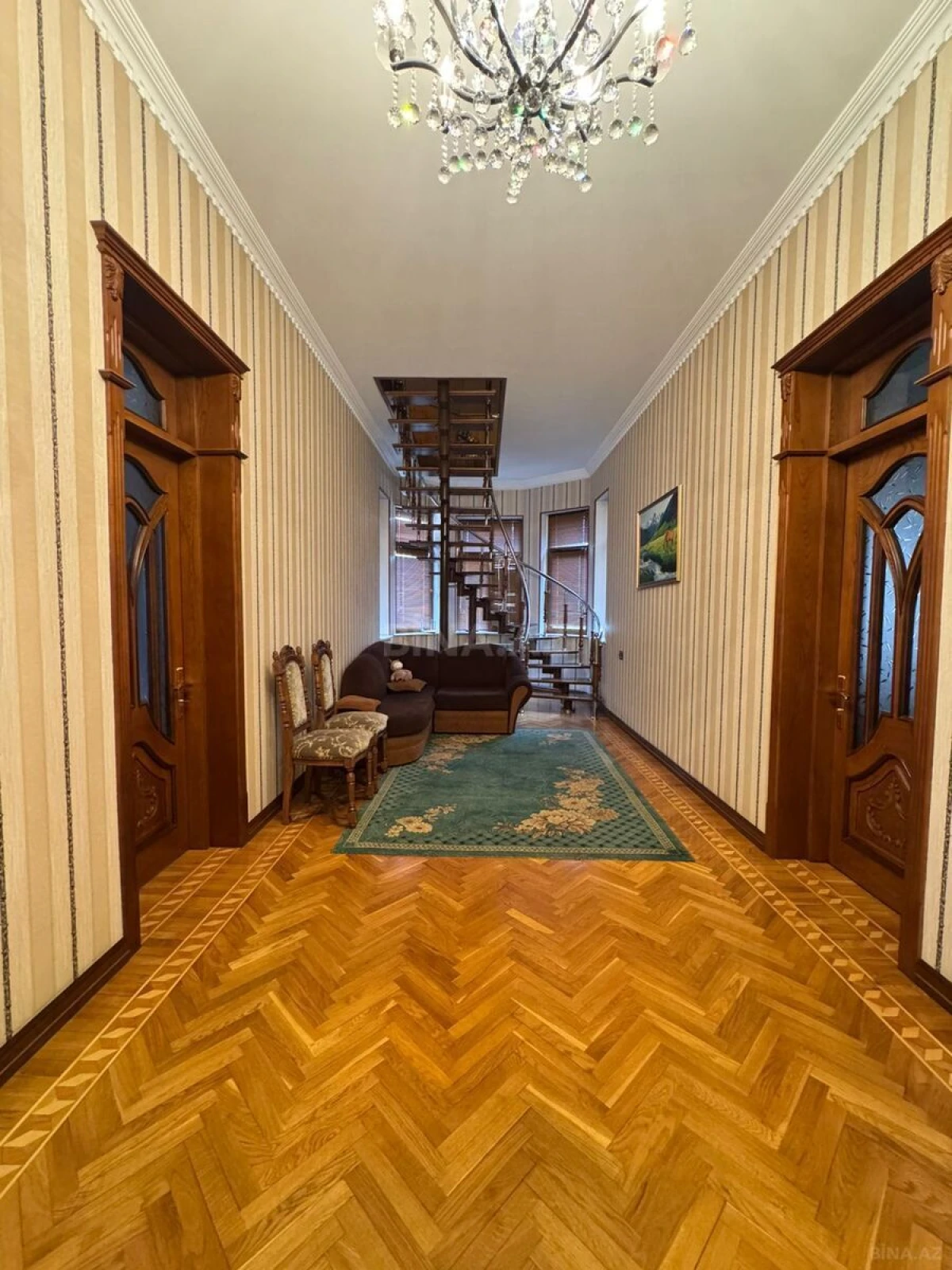 Satılır 6 otaqlı həyət evi 480 m²