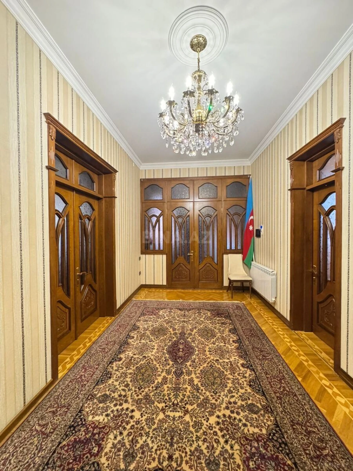 Satılır 6 otaqlı həyət evi 480 m²