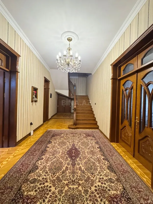 Satılır 6 otaqlı həyət evi 480 m²