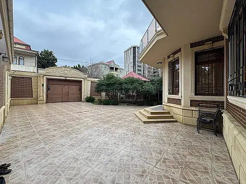 Satılır 6 otaqlı həyət evi 480 m²