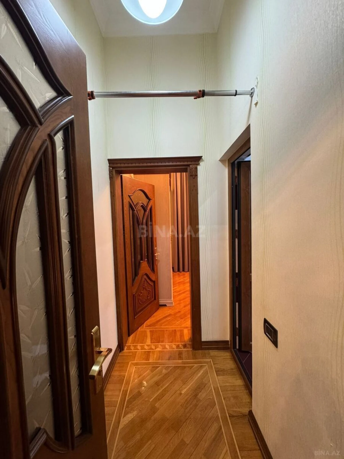 Satılır 6 otaqlı həyət evi 480 m²